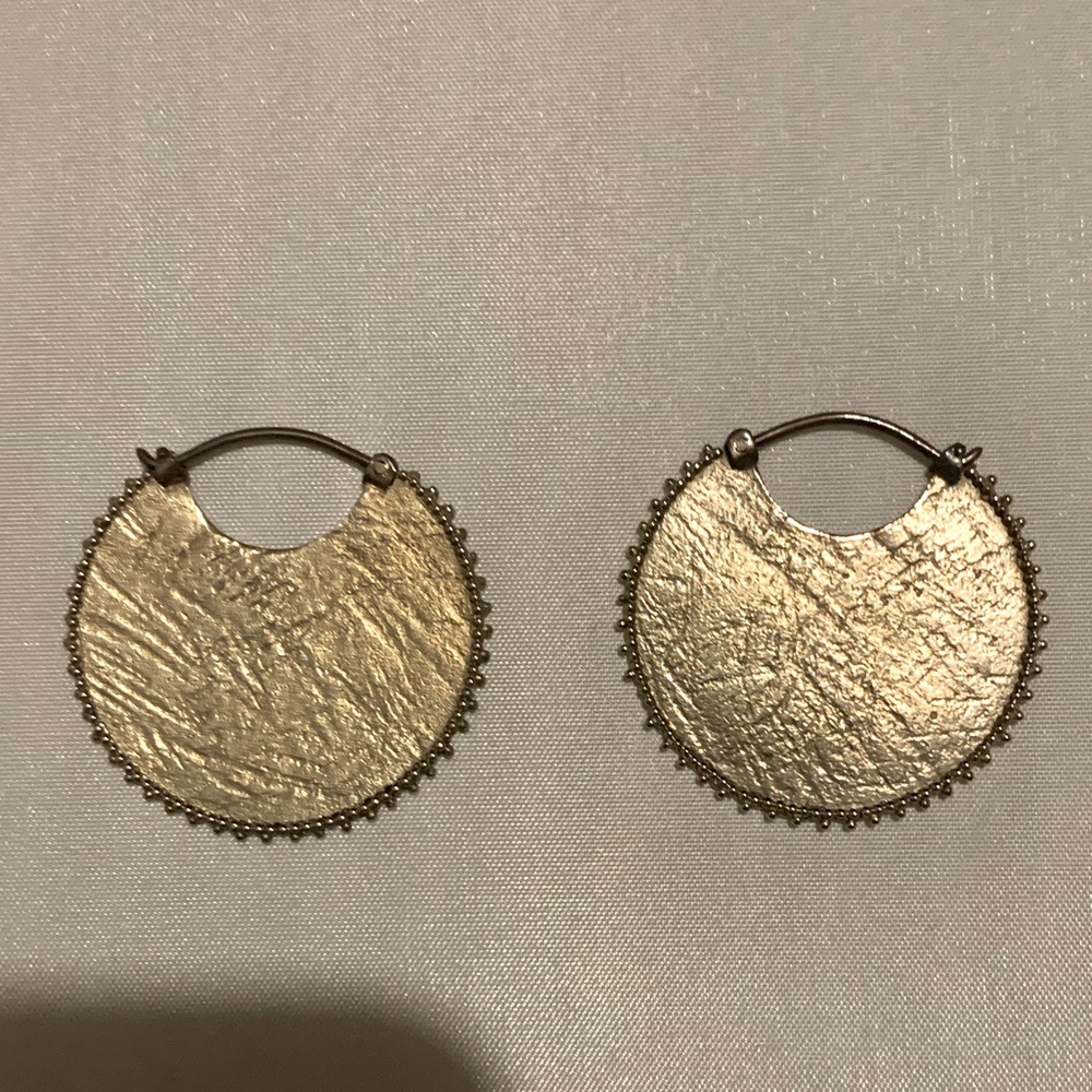 Faux Light Gold 1.5” Diameter Disc Earrings